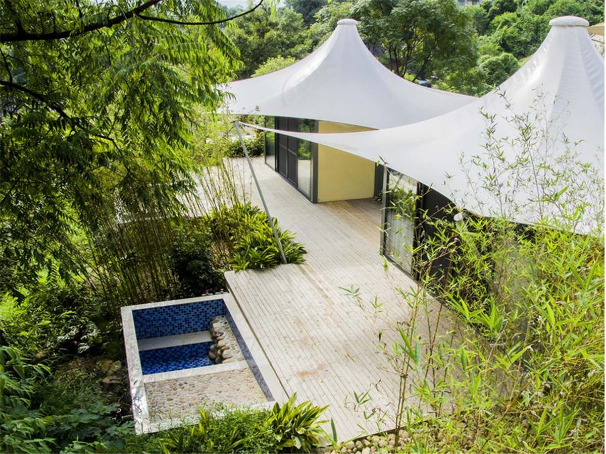 Spa Termal Natural | Casa Modular para Contêineres com Telhado de Membrana Tensionada