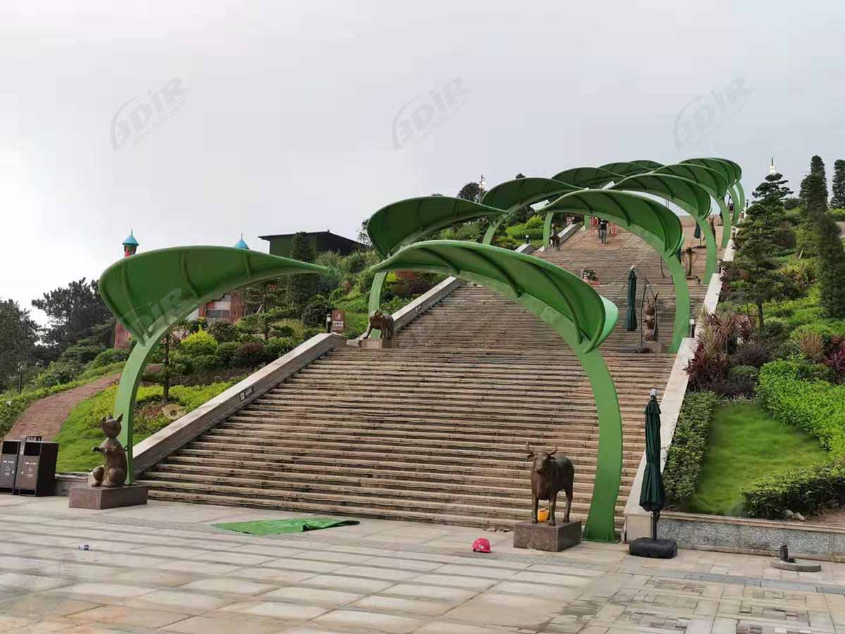 โครงสร้างแรงดึงของจุดชมวิวช่องเขา huangteng ที่สวยงามในชิงหยวนประเทศจีน