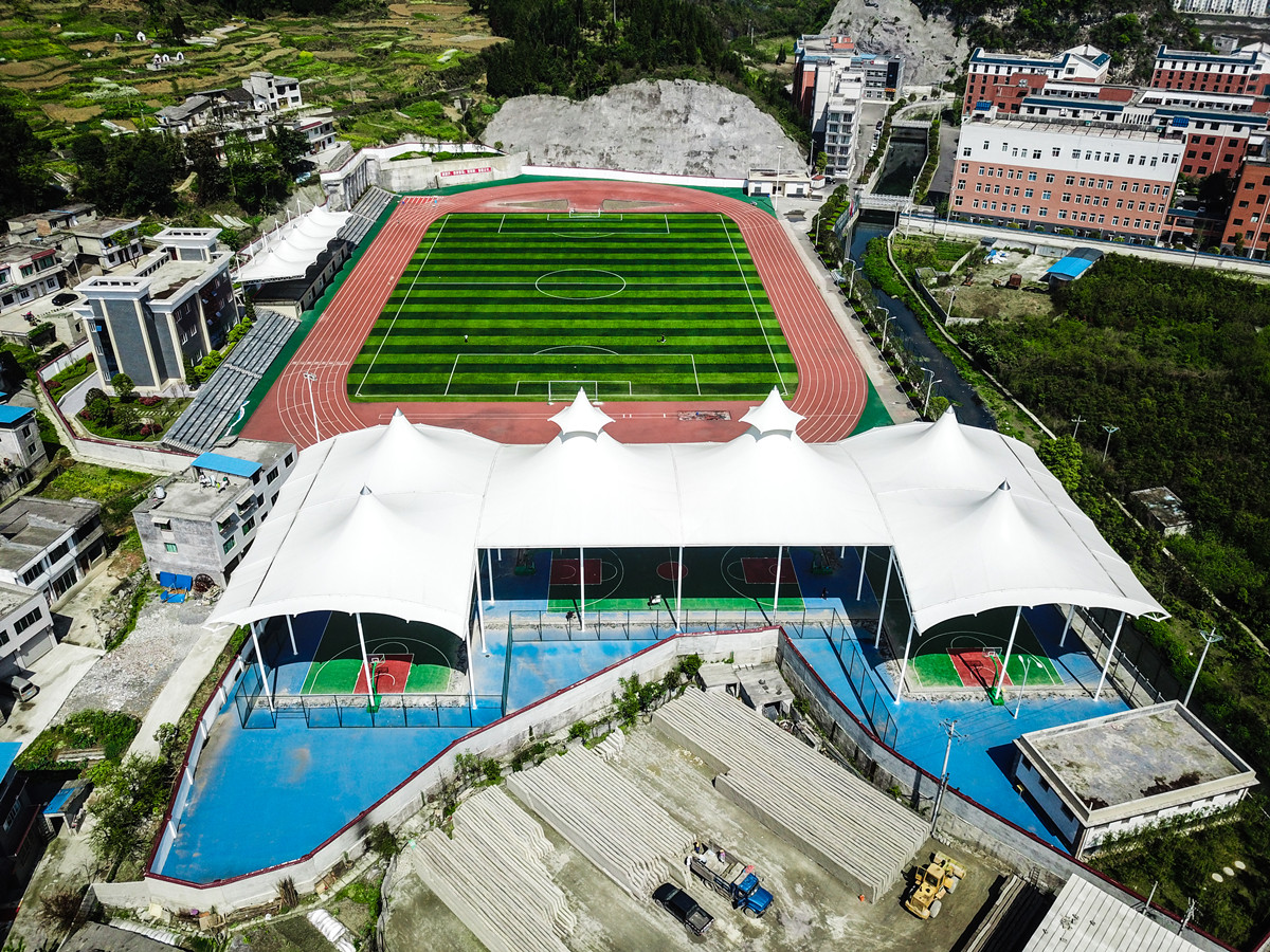 อาคารสนามกีฬาต้านทานรังสียูวีที่ดีที่สุดโครงสร้างหลังคา PVDF - กุ้ยโจวประเทศจีน