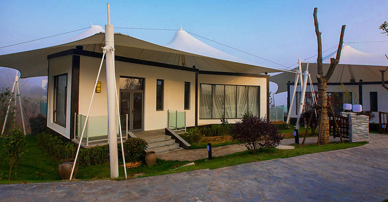 China A Barraca de Luxo Glamping É Construída em um Ambiente Selvagem, Como É Isolada? fornecedor A Barraca de Luxo Glamping É Construída em um Ambiente Selvagem, Como É Isolada?