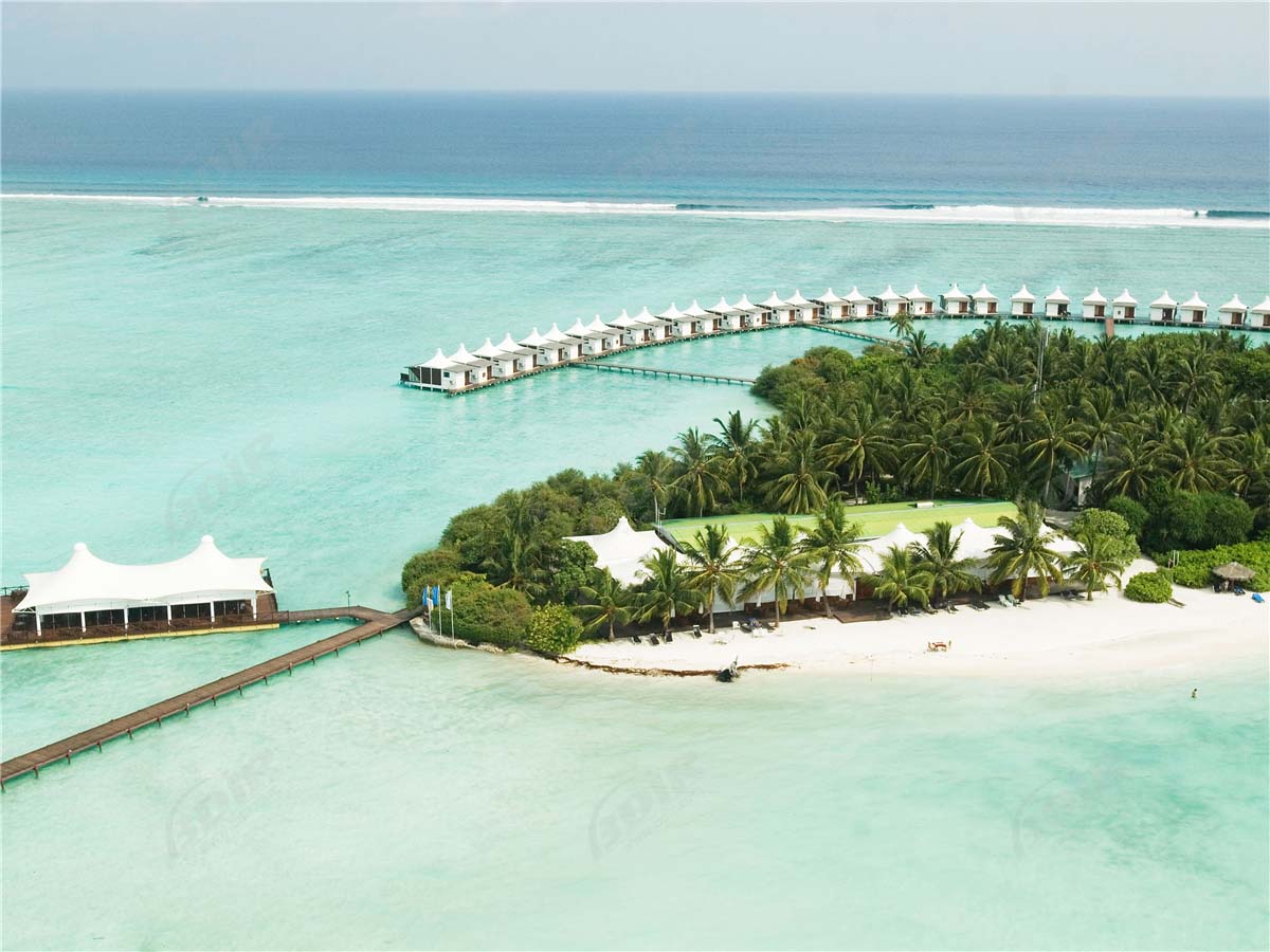 Resort di Lusso a Isola con Tende, Logge di Strutture a Tetto in Membrana di Tessuto - Maldive