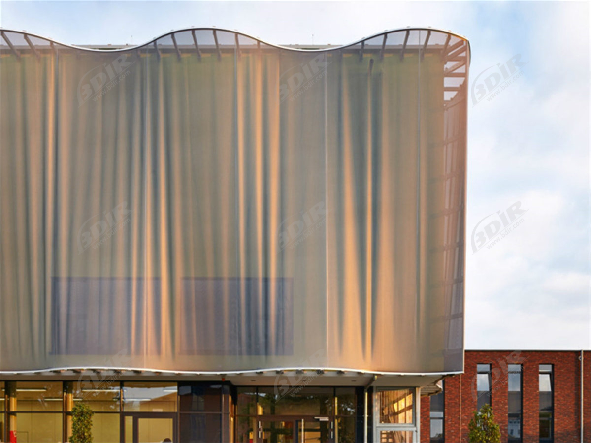 أقمشة شبكية مفتوحة من الألياف الزجاجية مطلية بـ PTFE للواجهات المعمارية وواجهات المباني والواجهات