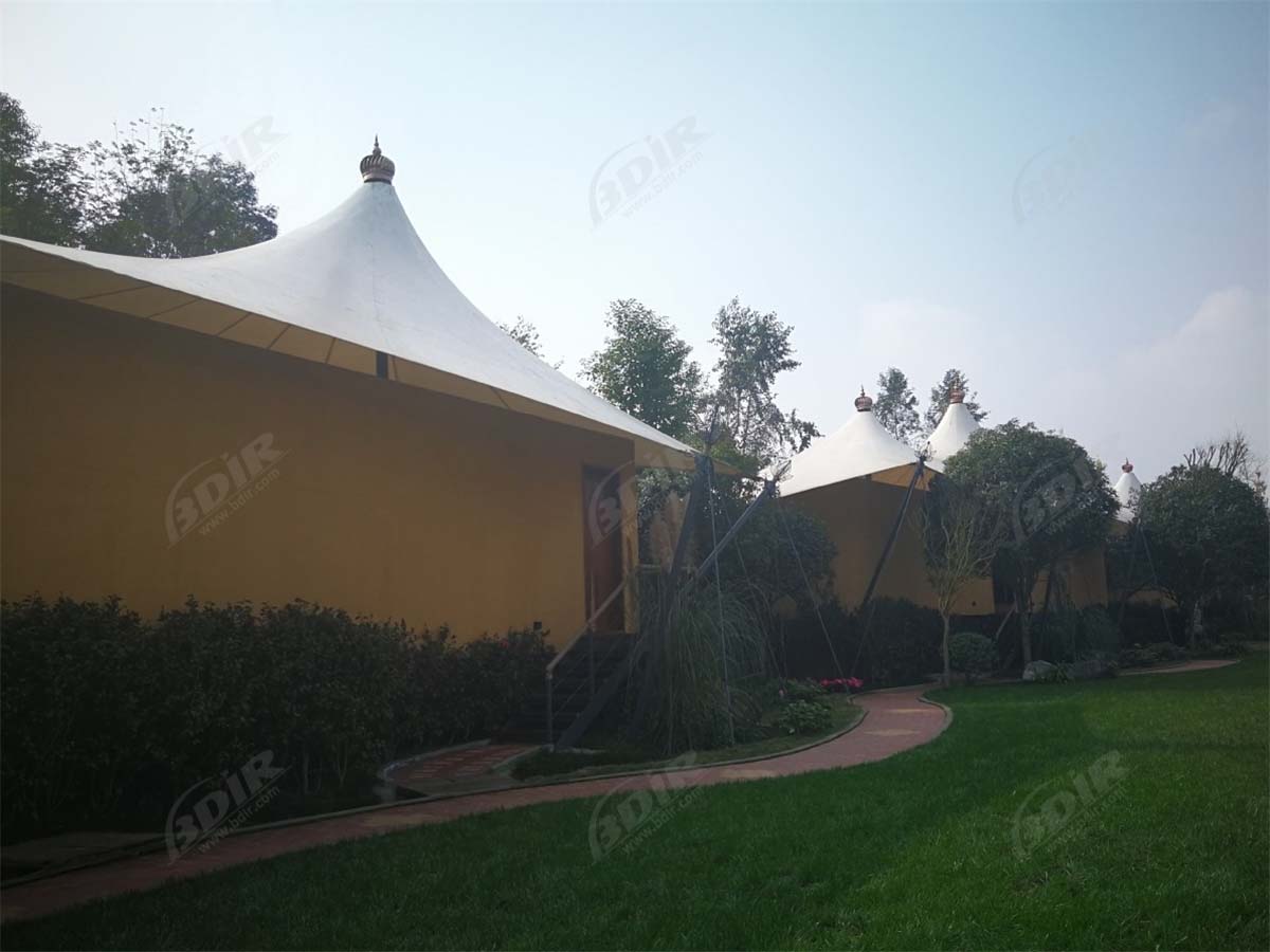 Eiland Tented Resort met 36 Stoffen Structuren Tent Pool Villa'S