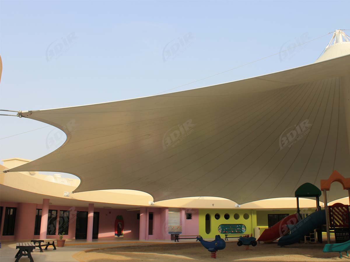 Structures Tendues pour L'École Maternelle - Couverture en Tissu, Toit, Auvent
