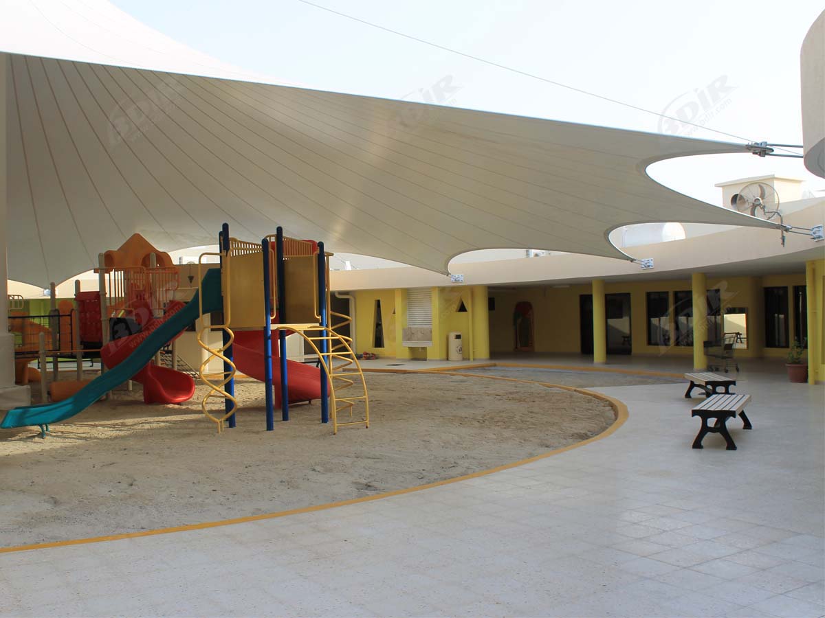 Flächentragwerke für den Kindergarten - Stoffbezug, Dach, Vordach