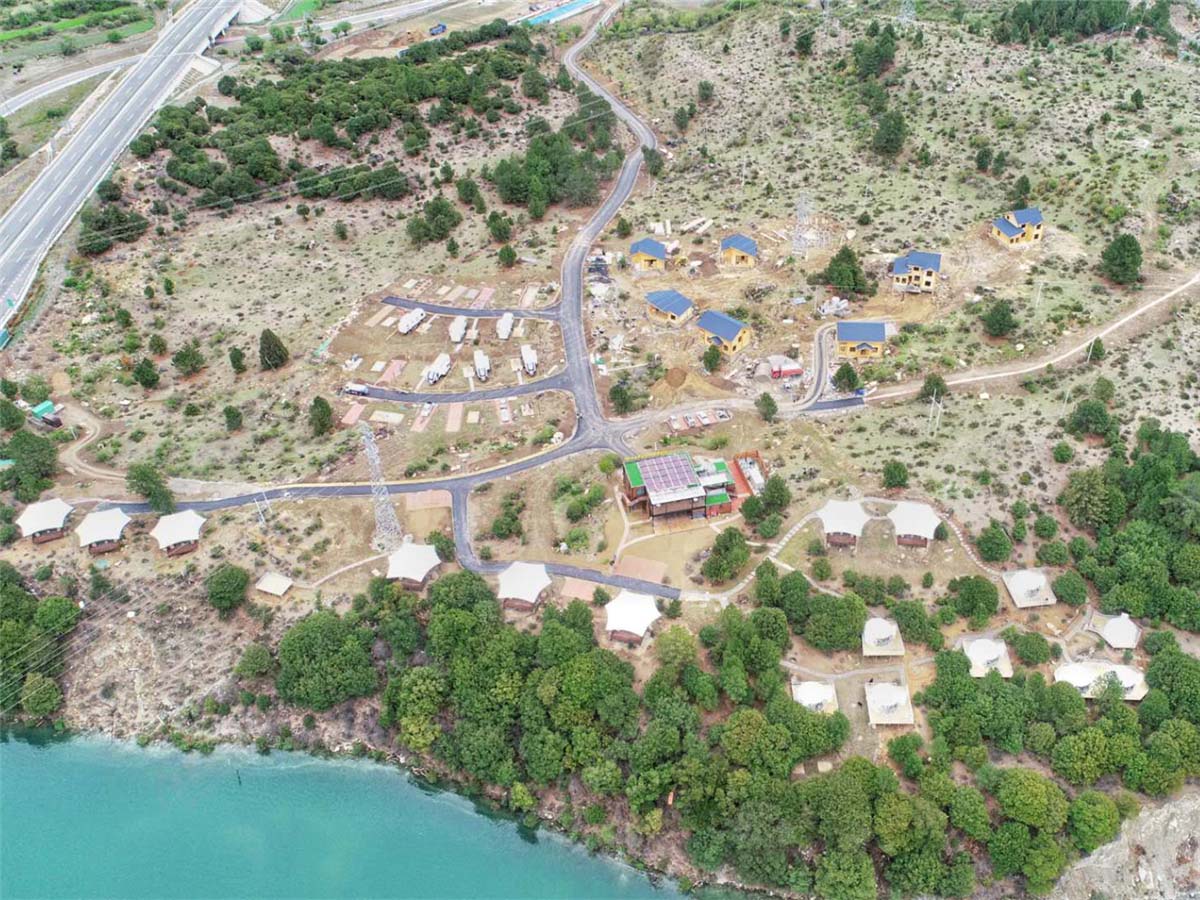 Sebuah Resor Tenda Mewah di Tepi Pantai - Resort Tenda di Pulau Yang Tidak Rusak