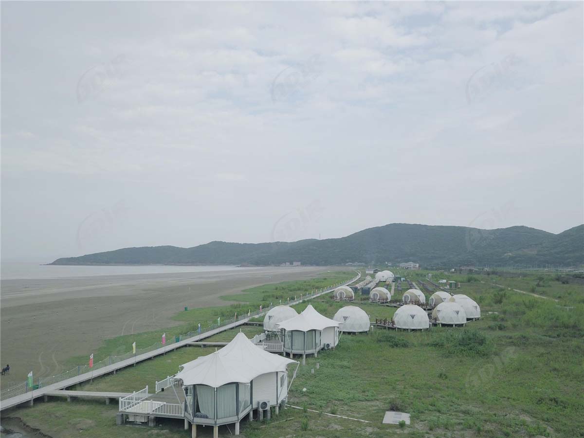 Sebuah Resor Tenda Mewah di Tepi Pantai - Resort Tenda di Pulau Yang Tidak Rusak