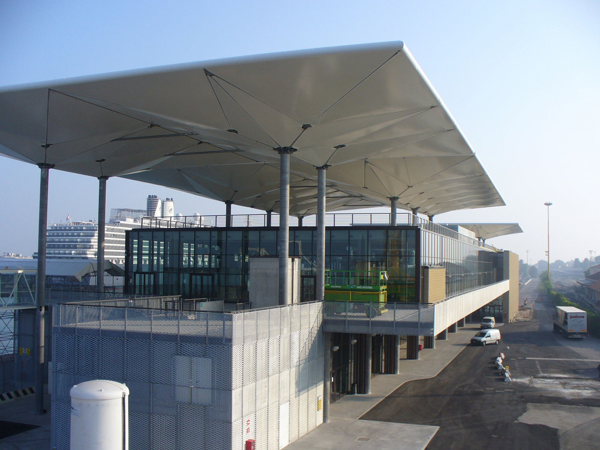 Flächentragwerke für Restaurants | Open Air Food Court Vordächer, Schatten, Dach
