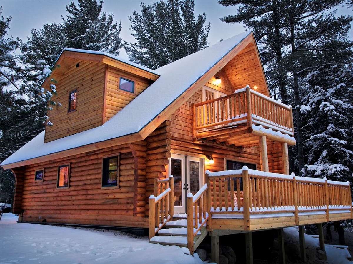 Casetta in legno di pino su misura, casa in legno modulare con camere integrate