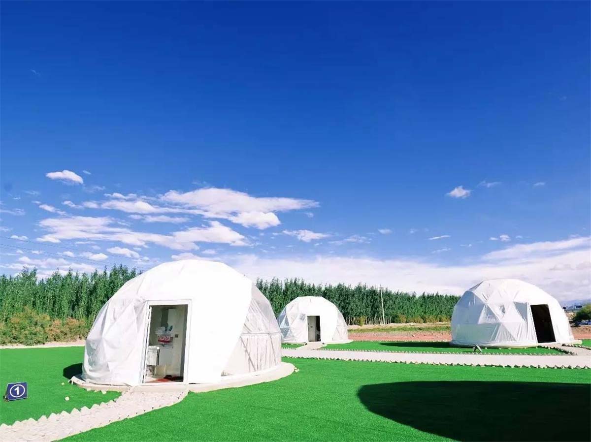 Luxury Dome Tent Lodges, Luxurious Red Desert Eco Dome Camping Site