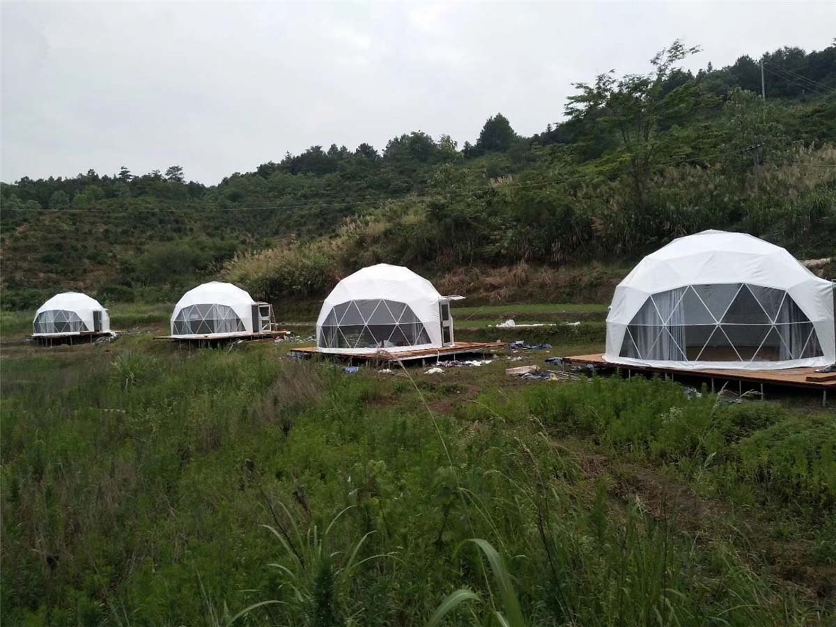 4 Spherical Dome Shaped Tents, Wilderness Mountains Glamping Domes Lodges