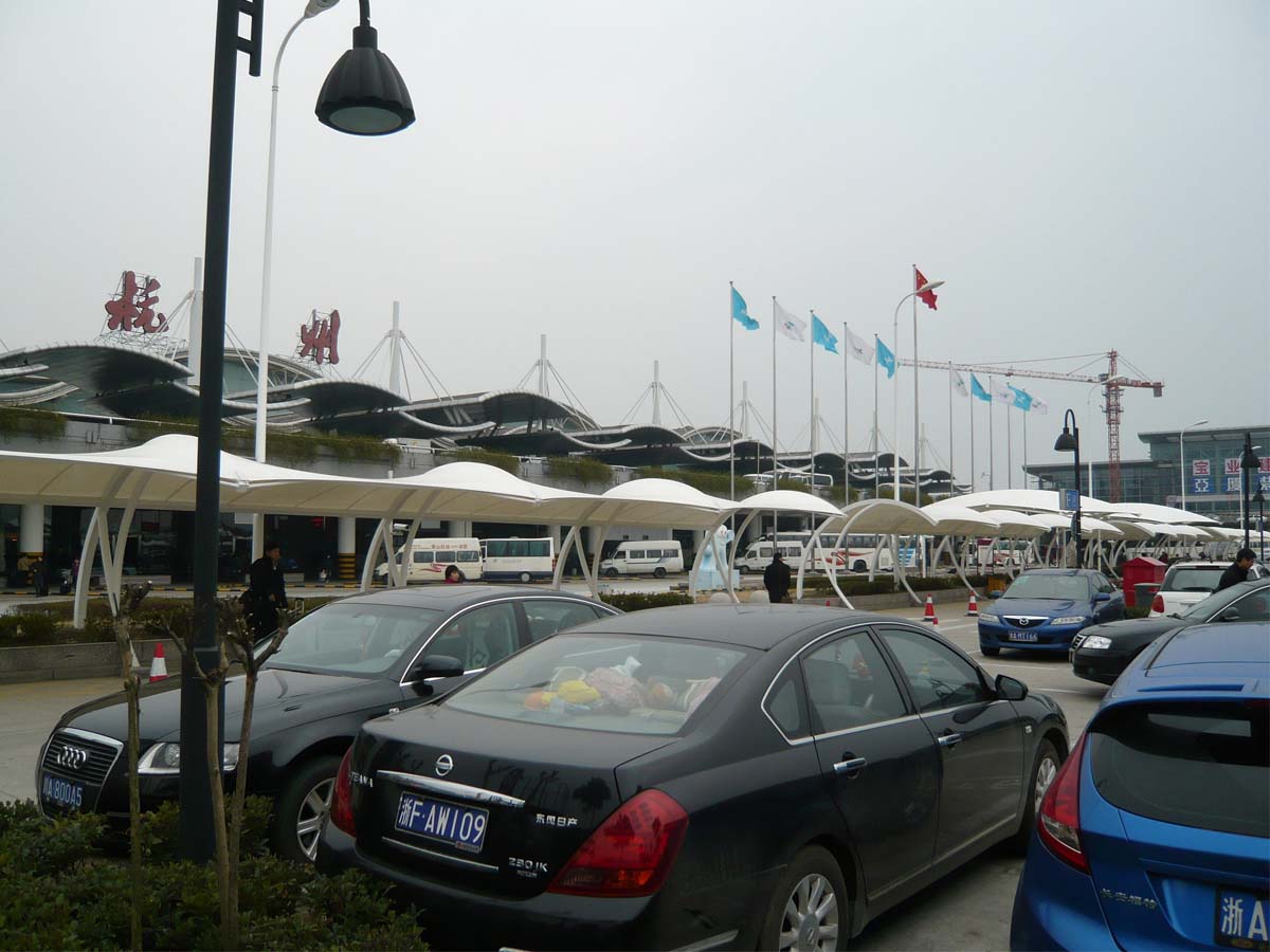 Cobertizos de Estacionamiento para el Aeropuerto Internacional de Xiaoshan - Hangzhou, China