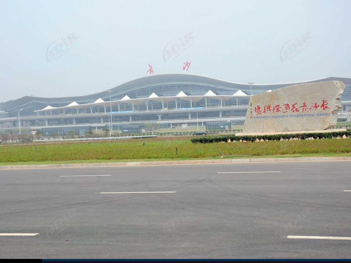 هيكل ممشى نسيج الشد لمحطة مطار هوانغهوا - تشانغشا ، الصين