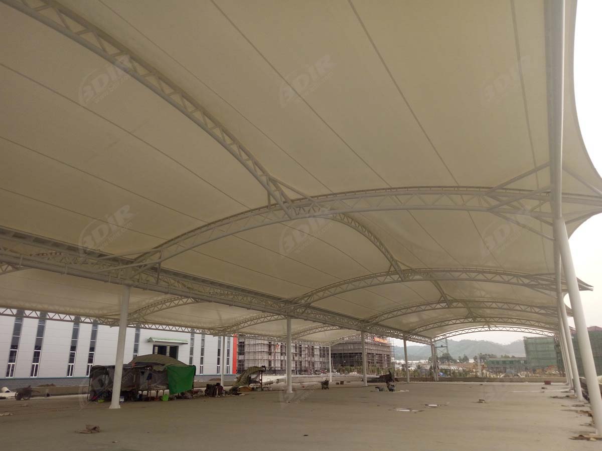 PVDF Weefsel Trekstructuur voor Auto Parkeerplaatsen Luifel in Jiangsu Zhongli Groep
