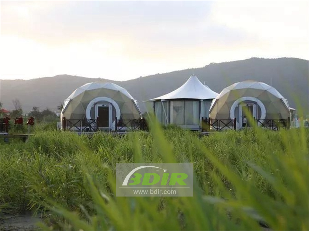 تم تصميم وبناء فيلا خيمة الجيوديسية لقبة الجزيرة الشاطئية