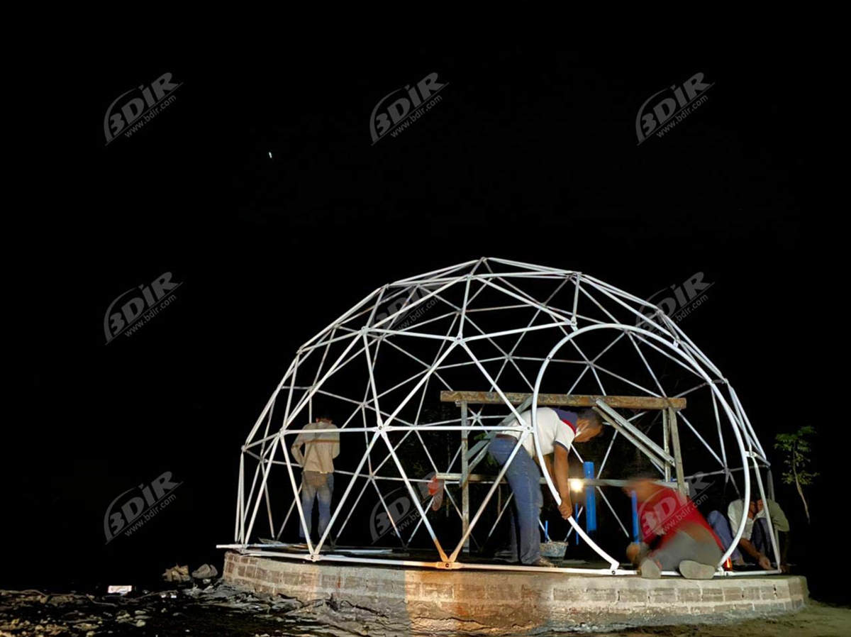 4 Tendas de Domo Geodésico Com 5M de Diâmetro, Um Jardim Em Domo Requintado Construído Por BDiR Para Cambodi
