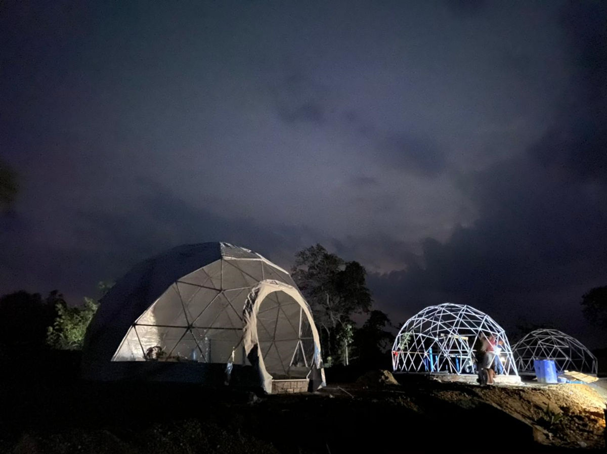 4 Carpas Domo Geodésico Con Un Diámetro de 5 M, Un Exquisito Jardín Domo Construido Por BDiR Para Cambodi