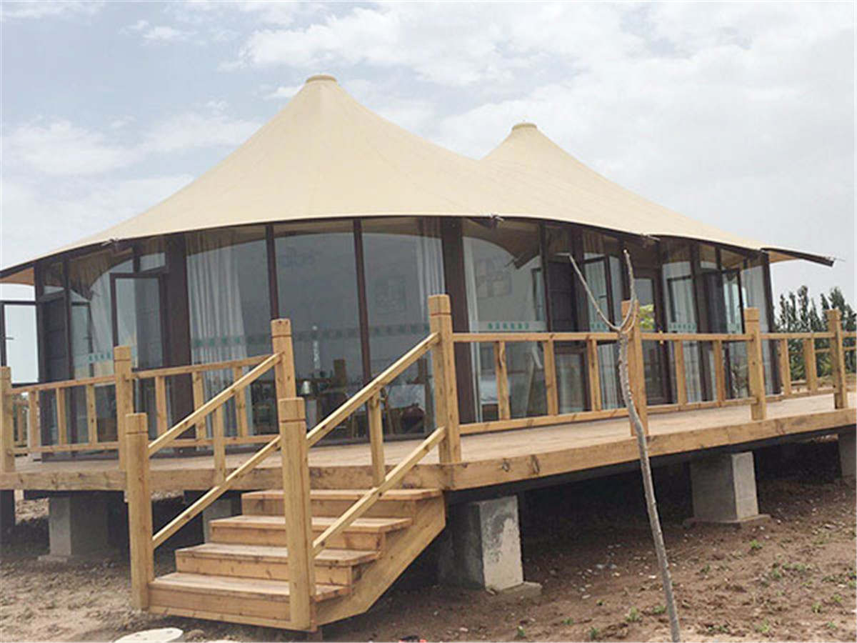 Hexagonal Wild Luxury Hotel Tent in the Sand