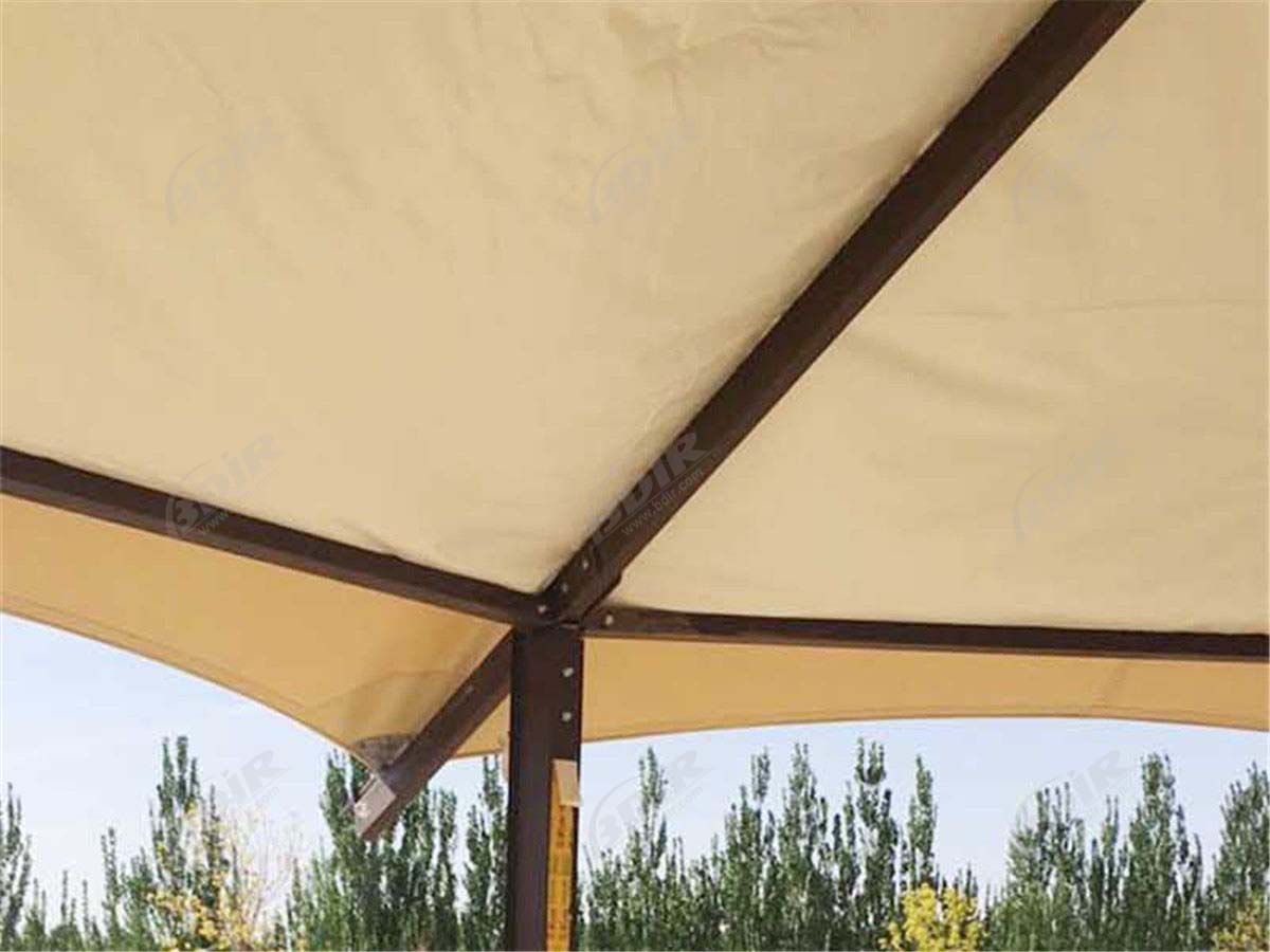 шестиугольная дикая роскошная гостиничная палатка на песке