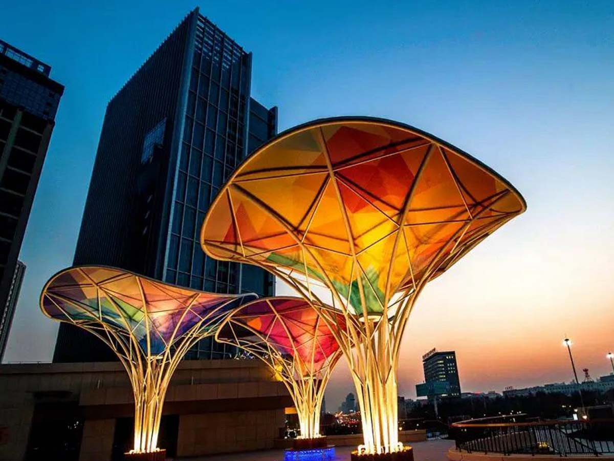 Umgekehrte Regenschirm-Bunte Gewebe-Zugstruktur in der Einkaufsstraße - Nanjing, China