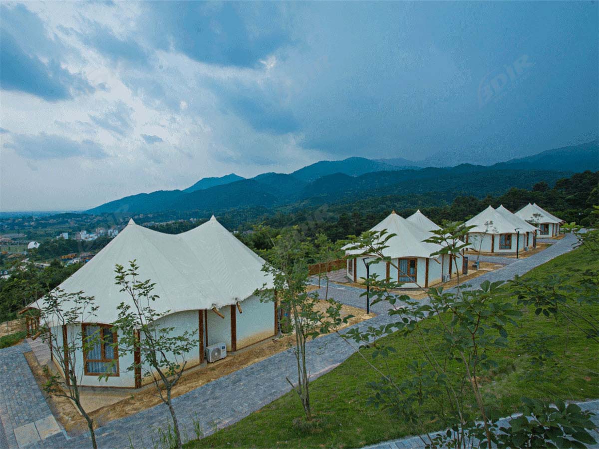 Wohnmobilstellplatz mit Geodätischen Kuppelkabinen & Öko-Zeltstruktur Villen - Guangxi