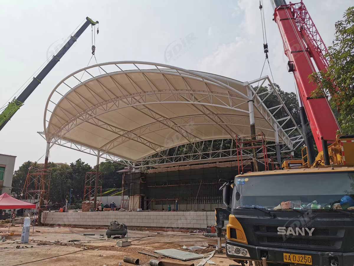 La Construction de la Structure de Tension de La Performance de Scène de Concert Dans le Parc de Hualong, Guangzhou, Chine