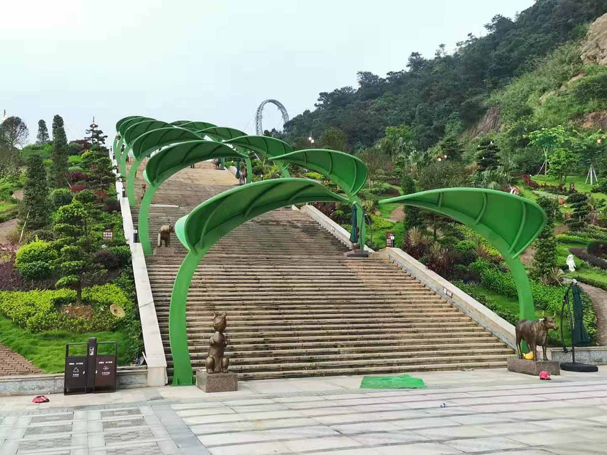 هيكل الشد في بقعة huangteng gorge الجميلة في qingyuan ، الصين